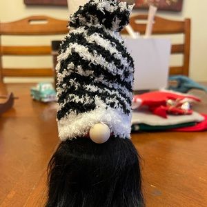 I’m selling homemade gnome